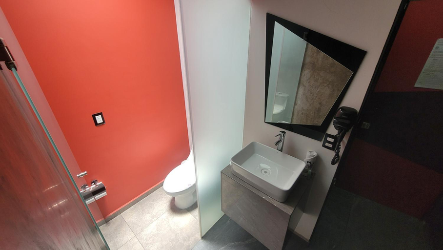 Bathroom 3, Playme, Querétaro