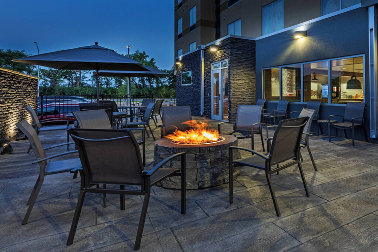 Food & Drinks 5, Fairfield Inn & Suites by Marriott Aberdeen, Brown