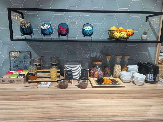 Food & Drinks 4, KYRIAD DIRECT - Bourg les Valence, Drôme