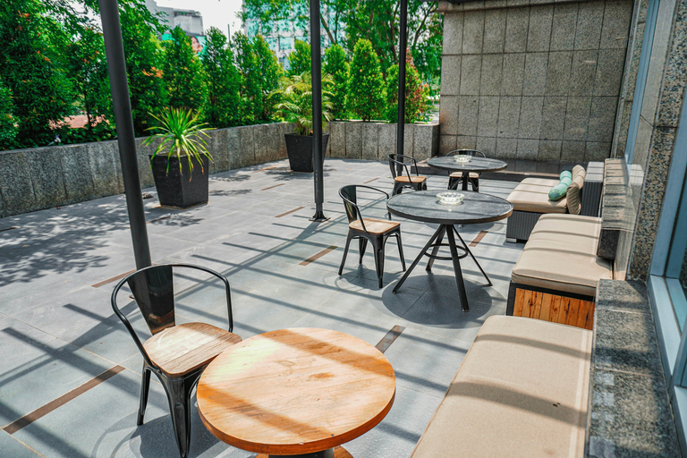 Exterior & Views 26