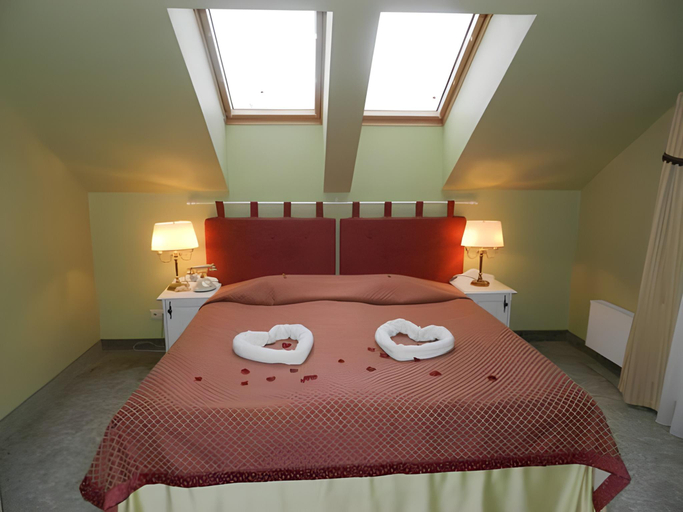 Bedroom 12