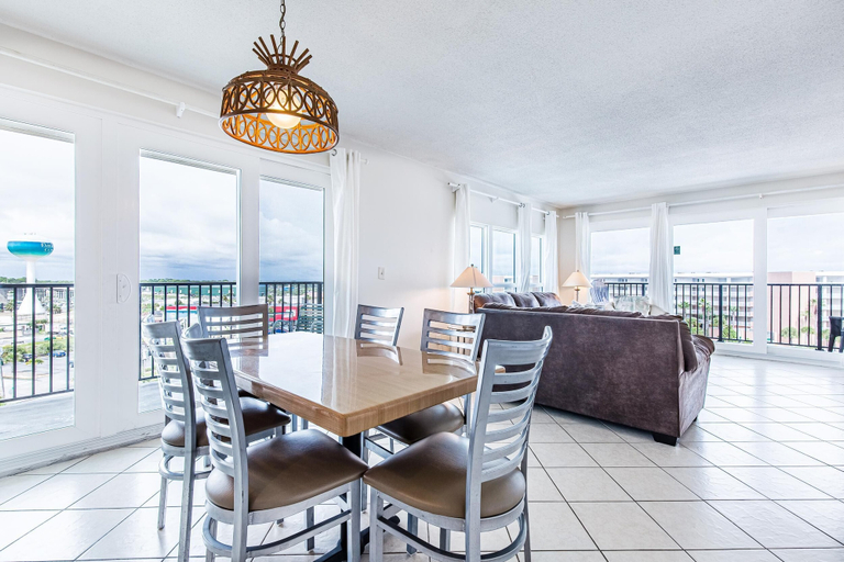 Food & Drinks 4, Sea Oats 712, Okaloosa