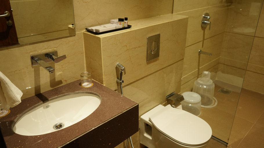 Bathroom 5, Alaukik Hotel, Ahmadnagar