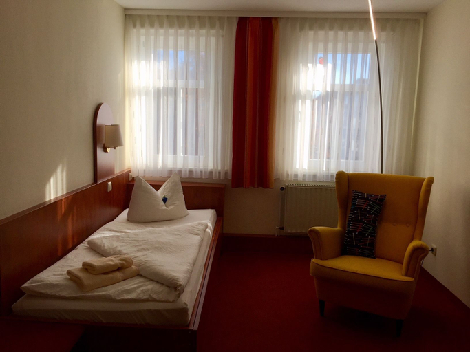 Bedroom 4, Landgasthof Zur Tanne, Gotha