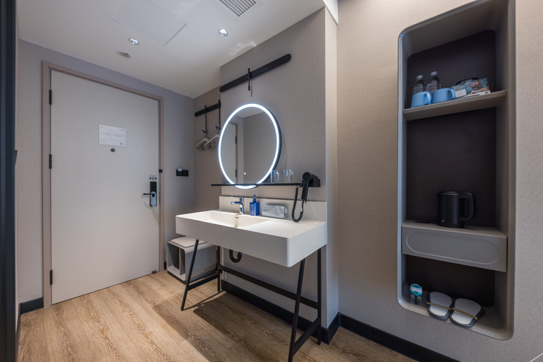 Bathroom 5, Hanting Hotel, Tianjin