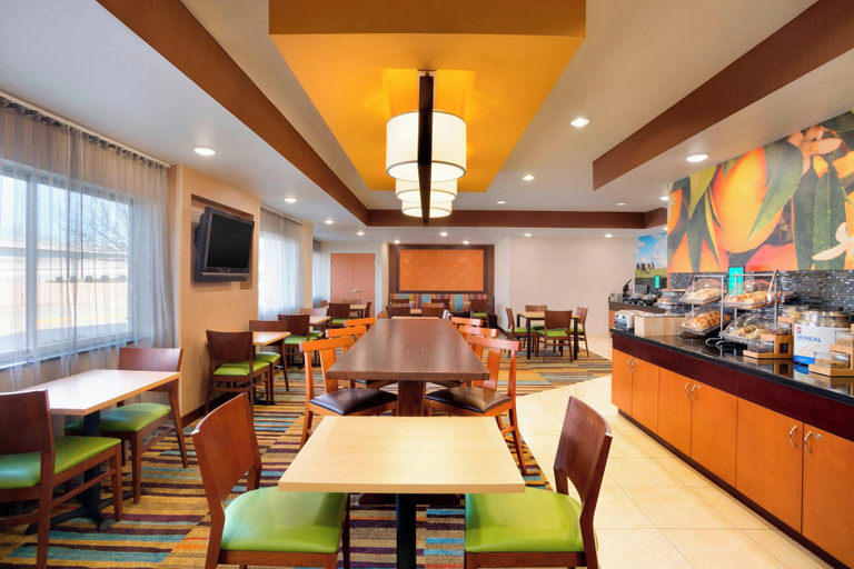 Food & Drinks 5, Fairfield Inn & Suites Fort Worth University Drive, Fort Worth