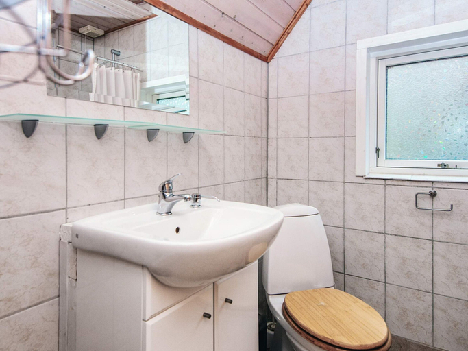 Bathroom 4, 5 Person Holiday Home in Grindsted, Varde