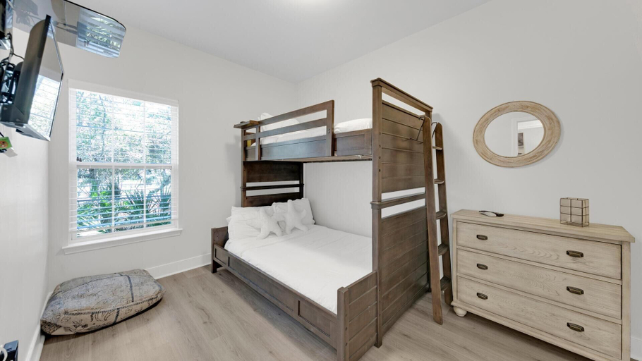 Bedroom 3, Pelican House, Walton