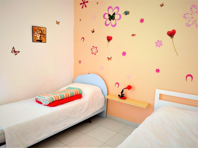 Bedroom 2, Casa Filippa & Case Charlotte, Mongiove al mare, Messina