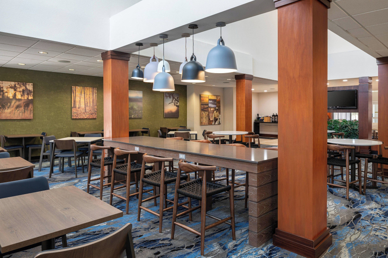 Food & Drinks 5, Fairfield Inn & Suites Visalia Tulare, Tulare