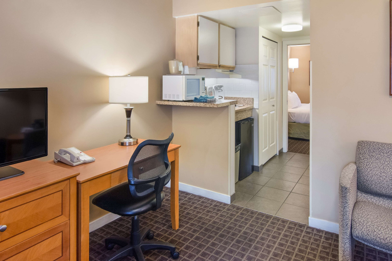 Others 5, SureStay Hotel by Best Western North Vancouver Capilano, Greater Vancouver