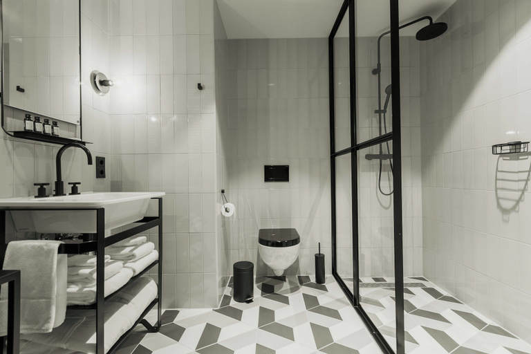 Bathroom 5, Hotel V Fizeaustraat, Amsterdam
