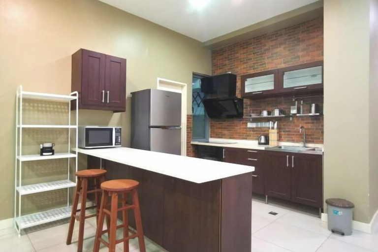 Dining Room 4