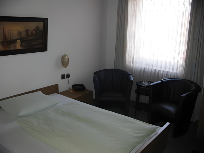 Bedroom 16