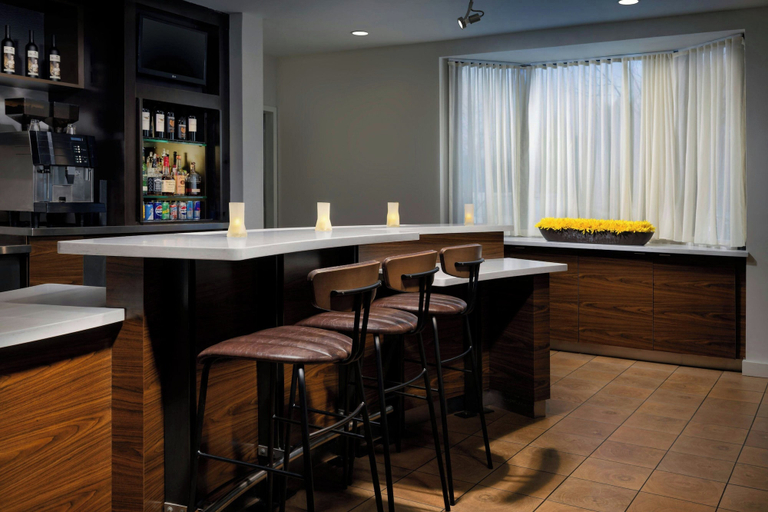Food & Drinks 4, Courtyard by Marriott Concord, Merrimack