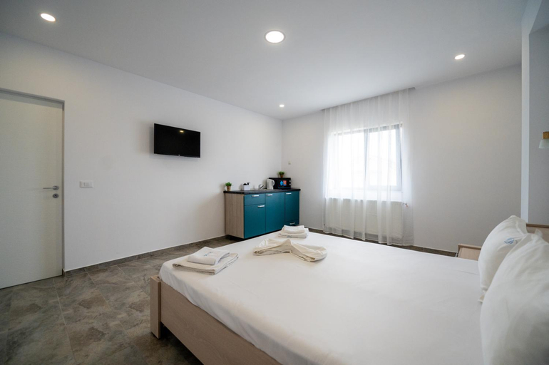 Others 3, Casa Mathias, Agigea