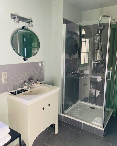 Bathroom 5