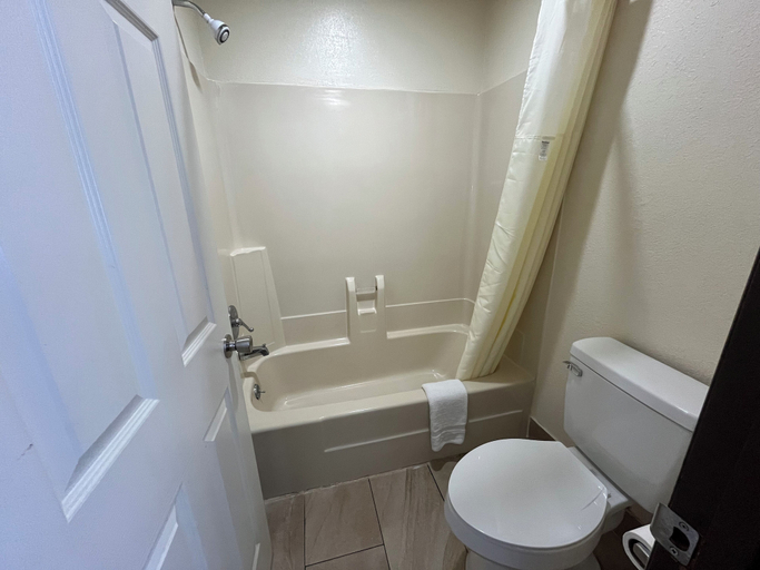 Bathroom 22