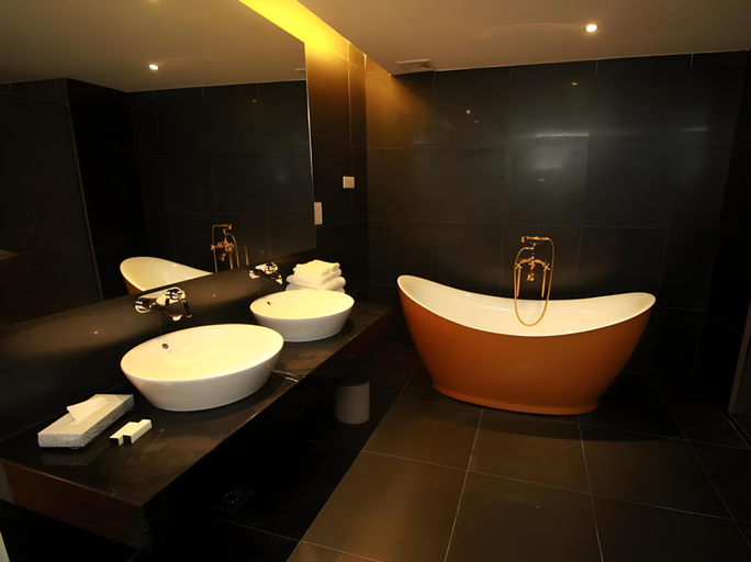 Bathroom 8