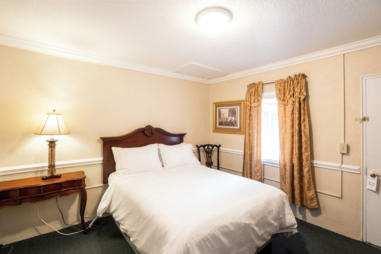 Bedroom 3, Lake Lure Inn & Spa, Rutherford
