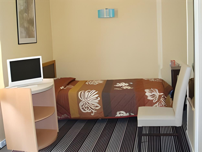 Bedroom 13