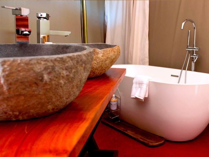Bathroom 3, Gadiamb City- Glamping, Saint-Pierre