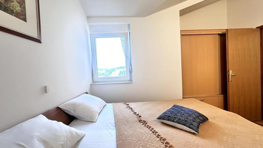 5, Spacious Apt in Tisno Near Garden Resort – 4 Min, Tisno