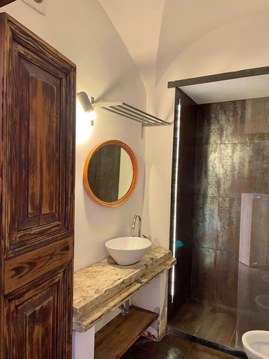 Bathroom 5, Il Plancton, Rome