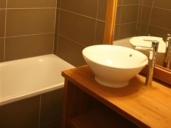 Bathroom 11