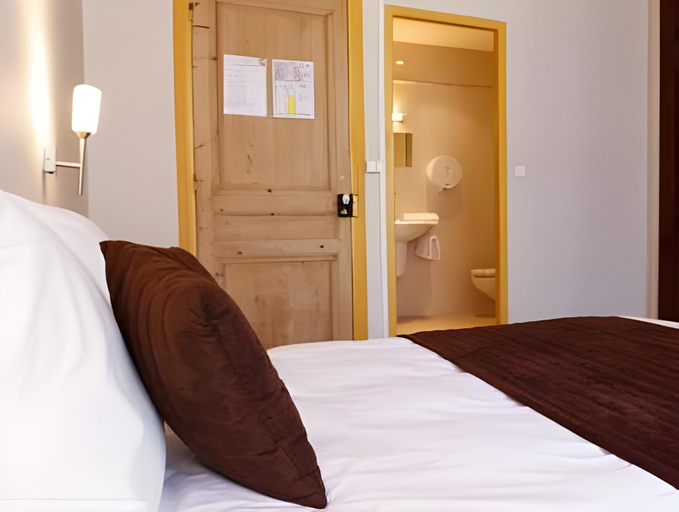 Bedroom 12
