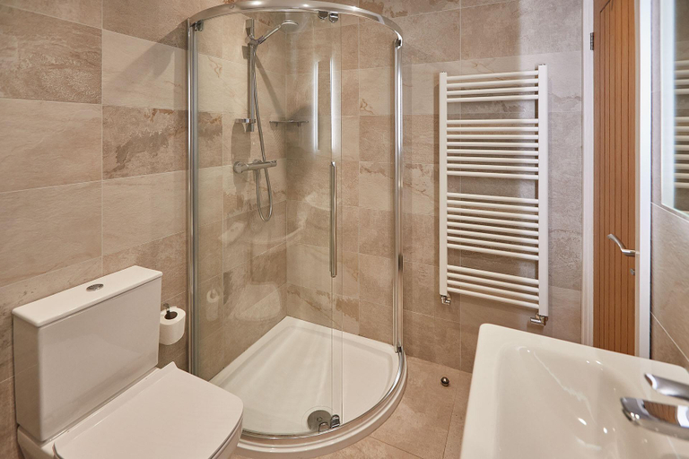 Bathroom 3, Turnstone Cottage, North Yorkshire