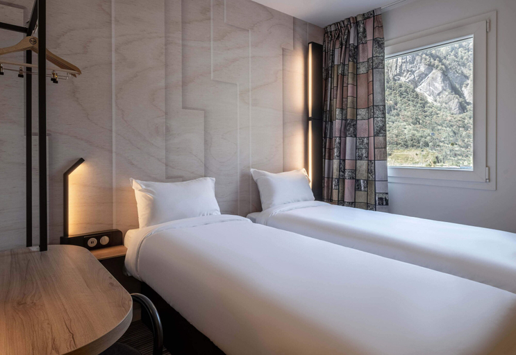 Bedroom 5, B&B HOTEL Cluses Sud, Haute-Savoie