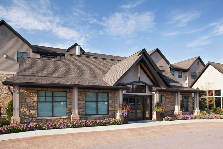 Exterior & Views