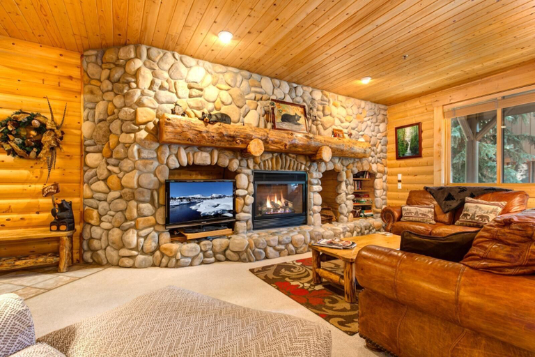 Black Bear Lodge 2 Bedrooms BBL-251 by KBM, Summit