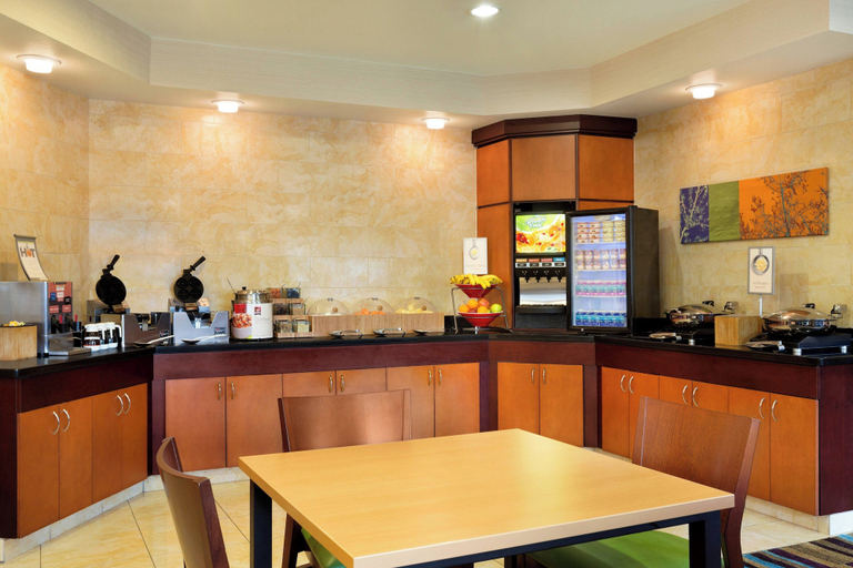 Food & Drinks 5, Fairfield Inn & Suites by Marriott Dallas Mesquite, Dallas