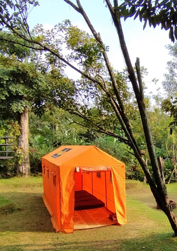 Others 5, Kebun Hanoman, Karanganyar