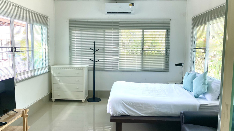 Bedroom 12
