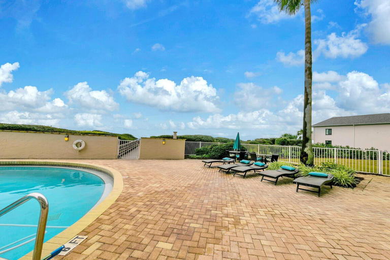 Sport & Beauty 5, Beachcrest 101, Walton