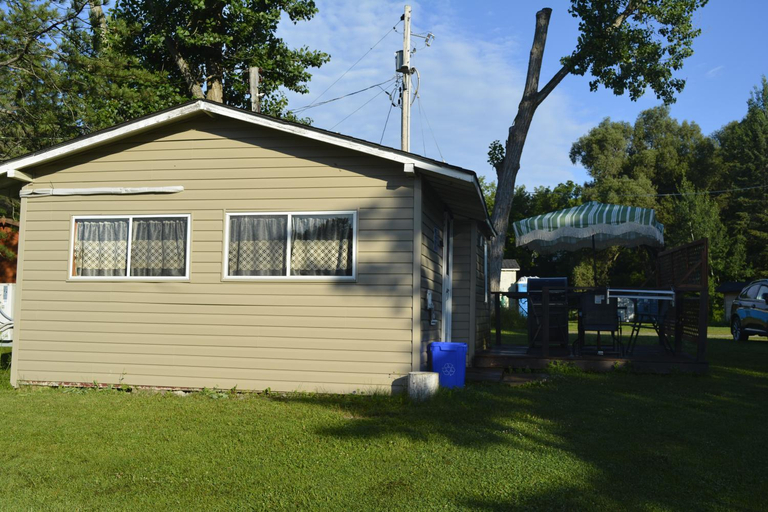 Exterior & Views 3, Trent River Cottages, Peterborough