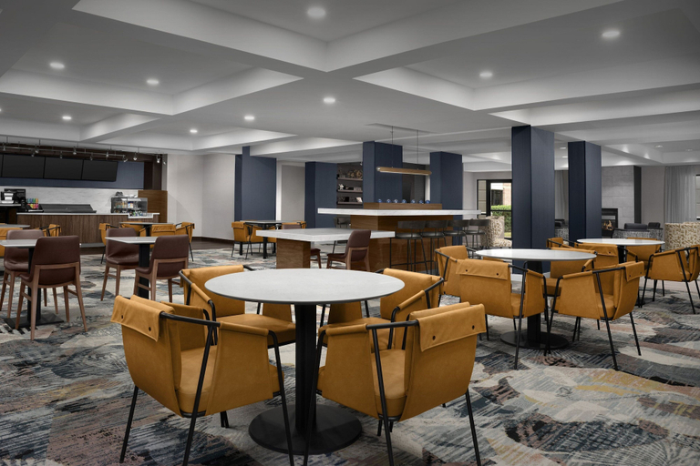 Food & Drinks 5, Courtyard by Marriott Dallas Addison/Quorum Drive, Dallas