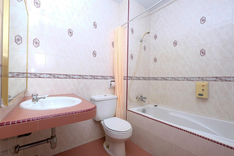 Bathroom 22