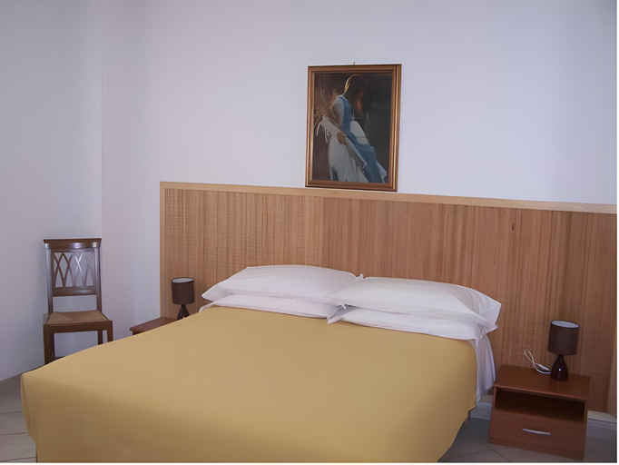 Bedroom 12
