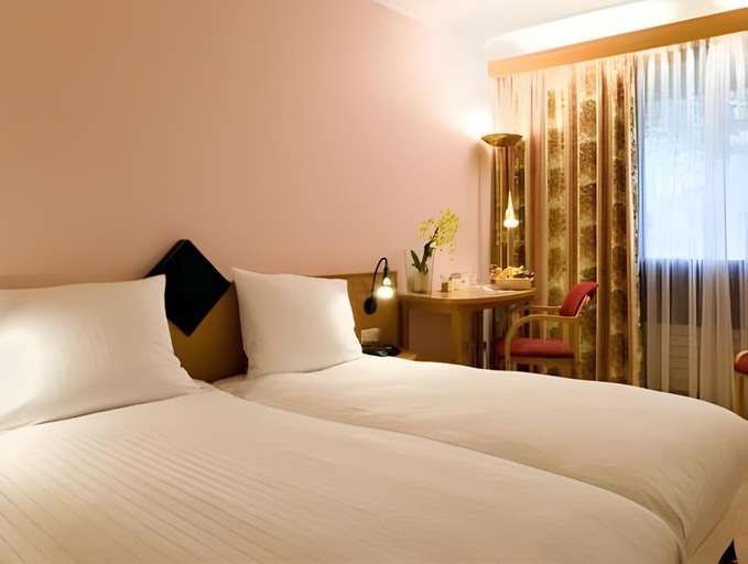 Bedroom 6