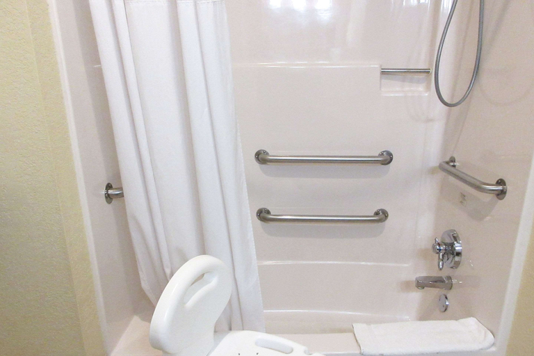Bathroom 4, Quality Inn & Suites Benton Harbor - St. Joseph, Berrien
