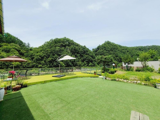 Others 2, Gapyeong Chorok Jeongwon Gyegok Dokchae Pension, Gapyeong