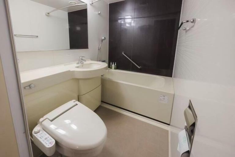 Bathroom 13