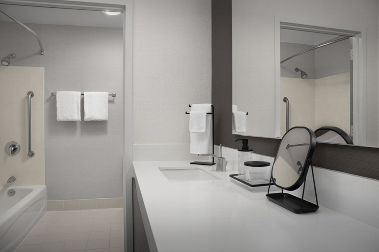 Bathroom 4, Courtyard by Marriott Dallas Addison/Quorum Drive, Dallas