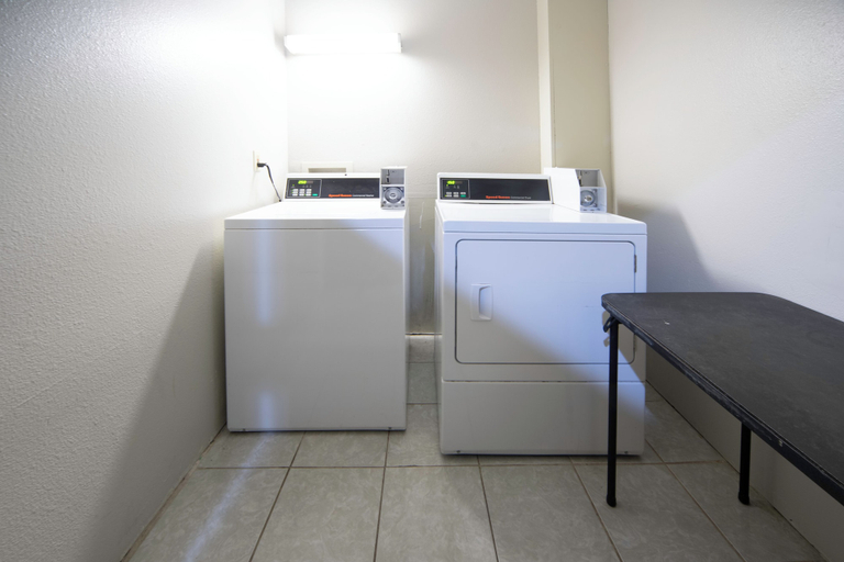 Bathroom 4, BridgePointe Advantage by BPhotels, Dodge