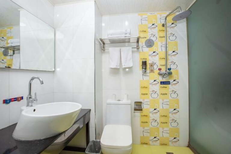 Bathroom 3, Laike Hotel (Harbin Railway Station Museum), Harbin