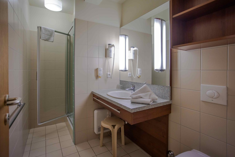 Bathroom 8